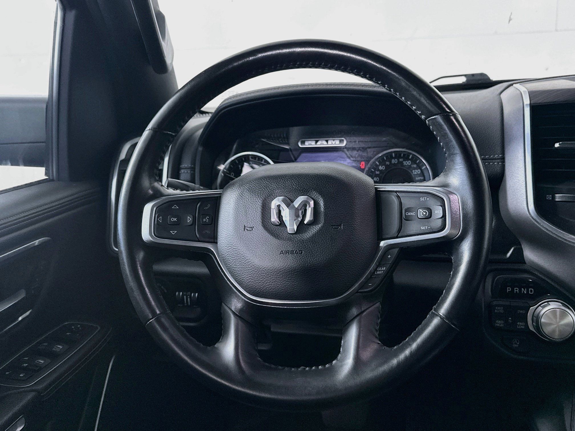 Used 2023 RAM 1500 Laramie AWD/4WD image 18