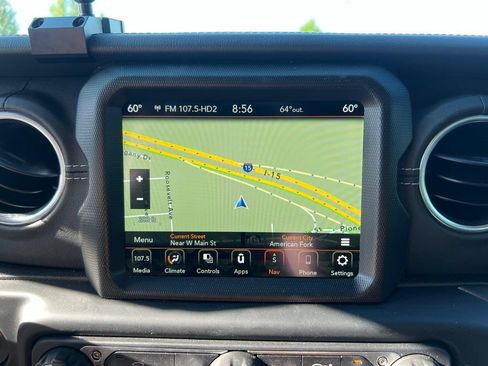 Used 2022 Jeep Wrangler Unlimited Sahara AWD/4WD image 17