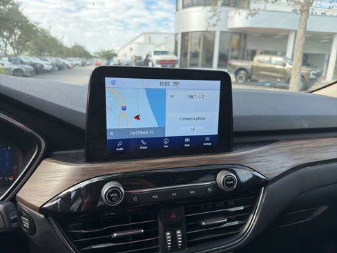 Used 2020 Ford Escape Titanium image 11