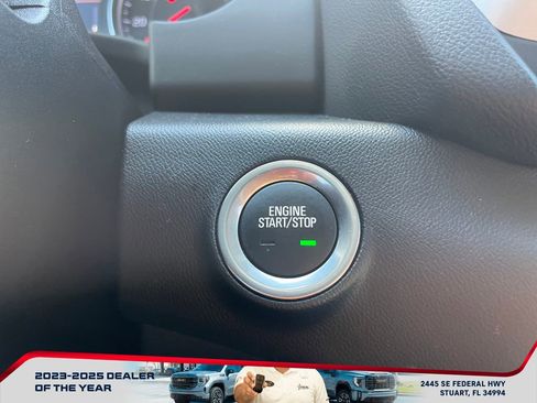 Used 2023 GMC Terrain SLT w/ Tech Package FWD image 29