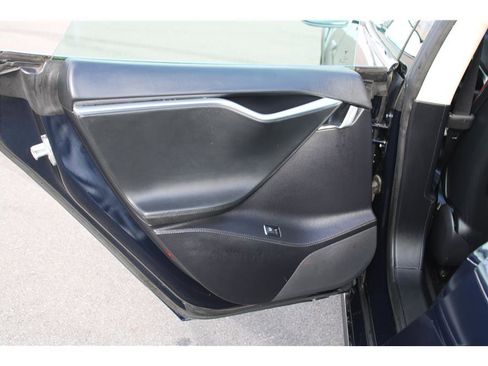 Used 2012 Tesla Model S Signature Performance image 11