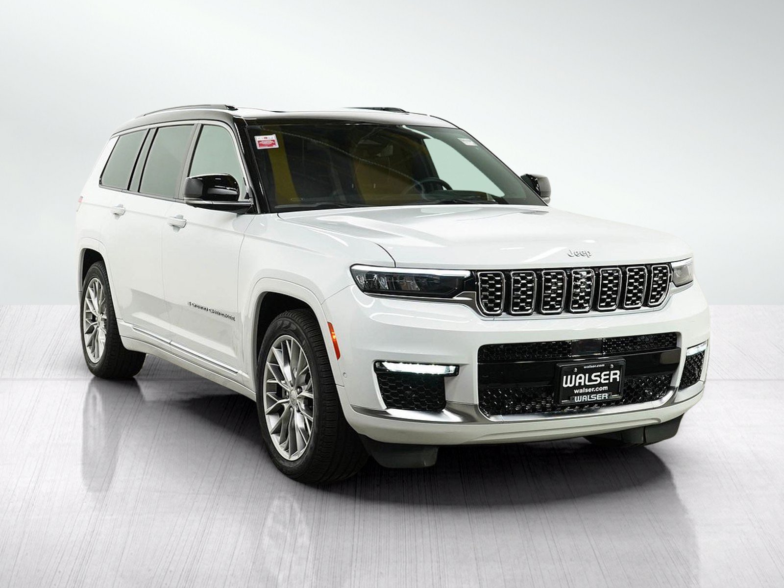 Used 2024 Jeep Grand Cherokee L Summit w/ Advanced Protech Group IV AWD/4WD image 7