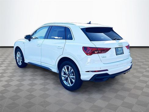 Certified 2025 Audi Q3 2.0T Premium w/ Convenience Package image 5
