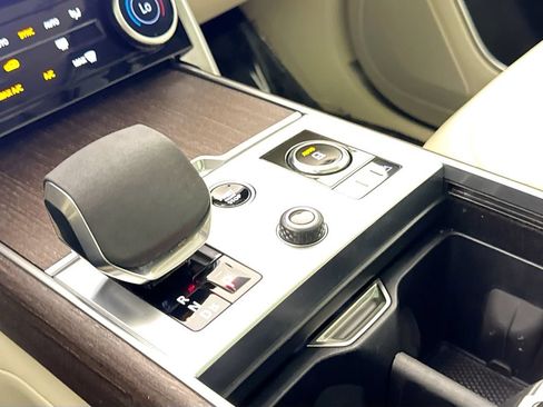 Certified 2023 Land Rover Range Rover SE AWD/4WD image 16