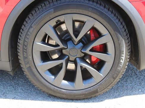 Used 2023 Tesla Model X Plaid image 9