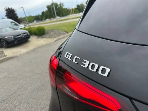 Used 2026 Mercedes-Benz GLC 300 4MATIC image 11