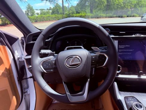 Certified 2023 Lexus RZ 450e Premium w/ Accessory Package (2T) AWD/4WD image 21