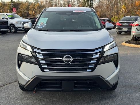 Certified 2025 Nissan Rogue SV image 8