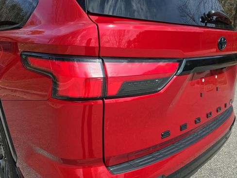 Used 2024 Toyota Sequoia Platinum image 32