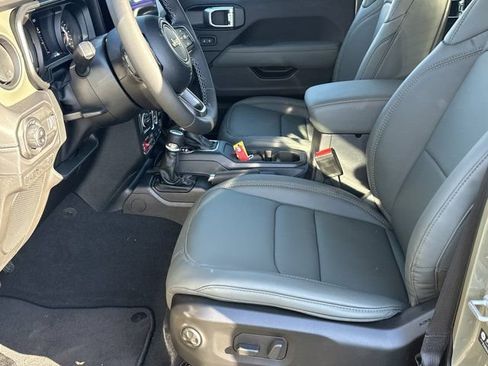 Used 2026 Jeep Gladiator Mojave w/ Steel Bumper Group AWD/4WD image 9