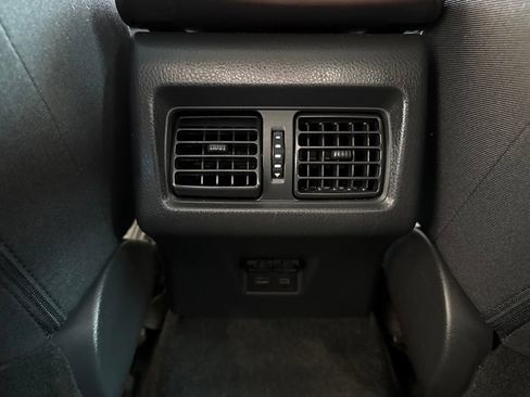Used 2025 Toyota Camry LE AWD/4WD image 13