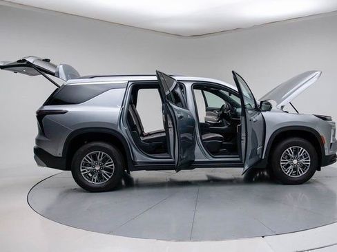 New 2026 Chevrolet Traverse LT w/ Enhanced Driving Package FWD image 13
