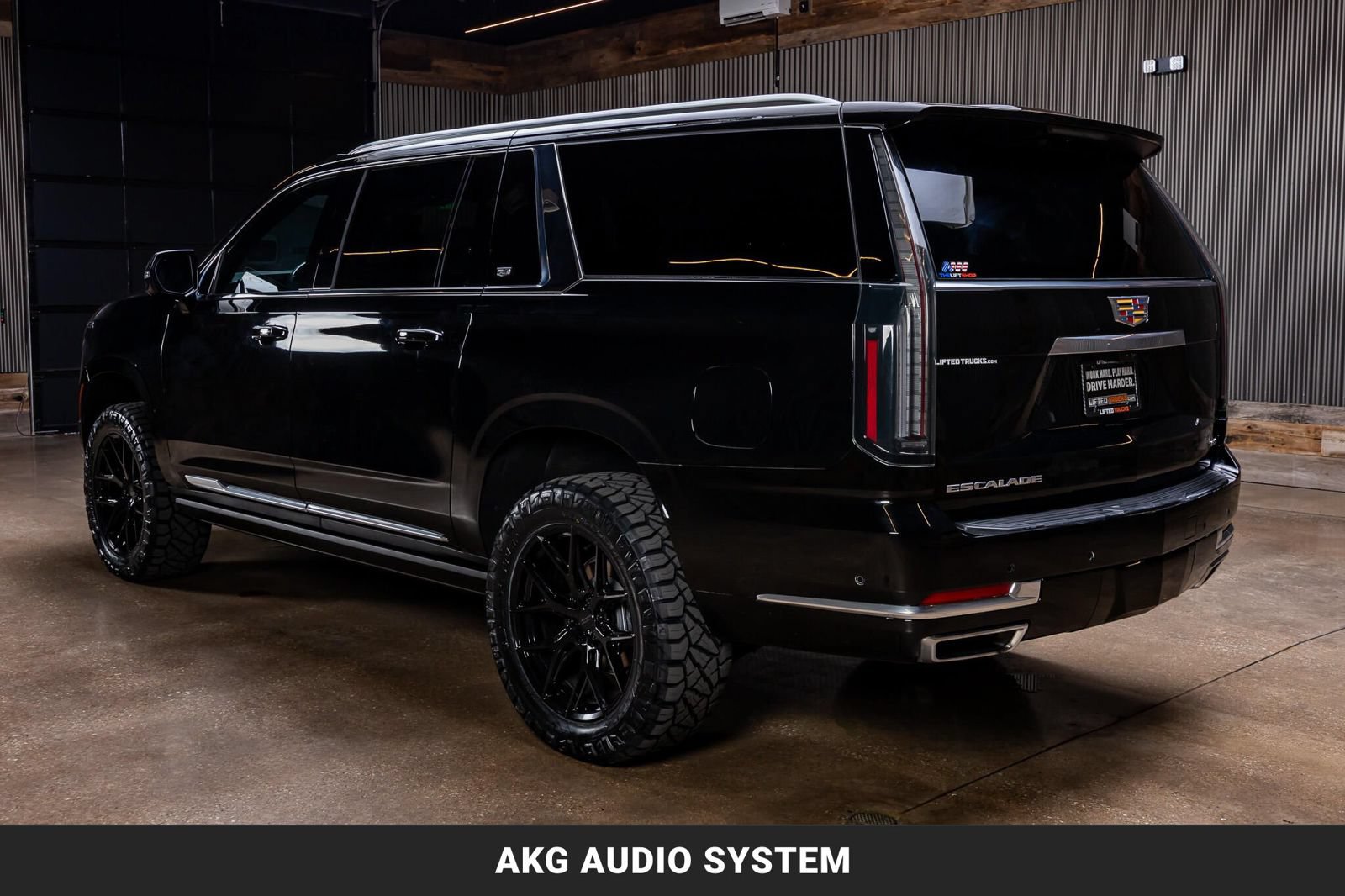 Used 2025 Cadillac Escalade ESV Premium Luxury w/ Touring Package AWD/4WD image 7