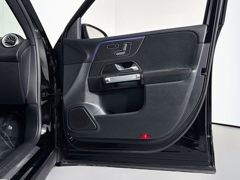 Certified 2024 Mercedes-Benz GLB 250 image 23