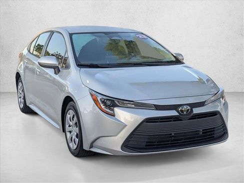 Used 2023 Toyota Corolla LE FWD image 3