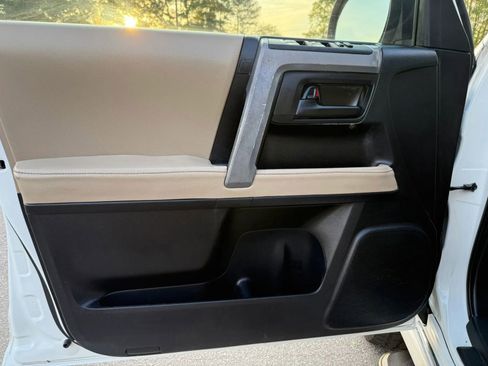 Used 2013 Toyota 4Runner SR5 RWD image 9