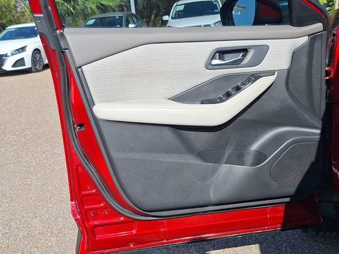Certified 2023 Nissan Rogue SV FWD image 11
