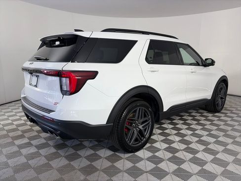 Certified 2025 Ford Explorer ST image 7