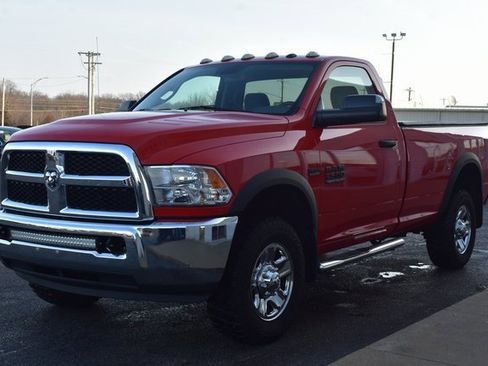 Used 2017 RAM 2500 Tradesman w/ Chrome Appearance Group image 9