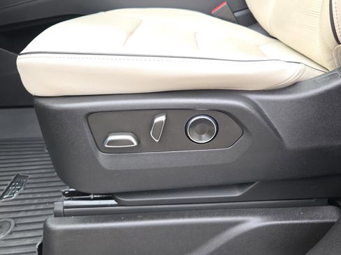 Used 2021 Cadillac Escalade Sport w/ Driver Assist Tech Package image 21