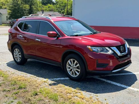 Used 2020 Nissan Rogue FWD image 3