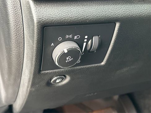 Used 2014 Jeep Grand Cherokee Altitude image 38