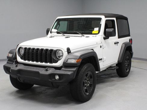 Used 2024 Jeep Wrangler Sport AWD/4WD image 6