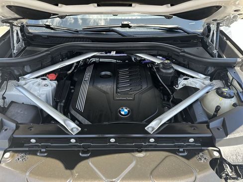 Used 2022 BMW X5 sDrive40i w/ M Sport Package RWD image 32