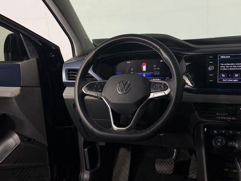 Used 2024 Volkswagen Taos SE w/ Panoramic Sunroof Package image 14