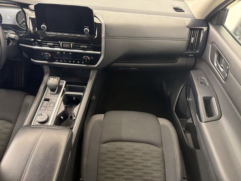 Used 2025 Nissan Pathfinder SV AWD/4WD image 26