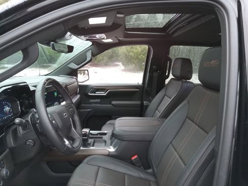 Used 2025 Chevrolet Silverado 1500 High Country w/ Midnight Edition image 11