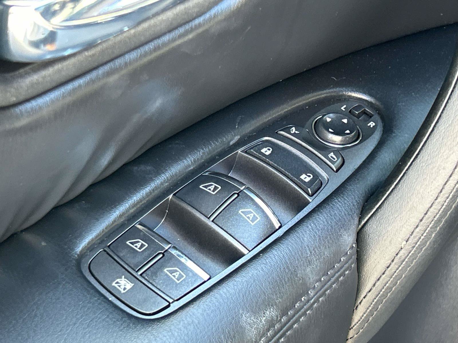 Used 2023 Nissan Armada SL w/ Captain's Chairs Package RWD image 27