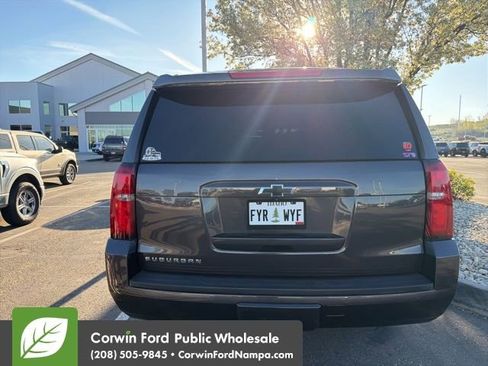 Used 2017 Chevrolet Suburban LT w/ Luxury Package image 4