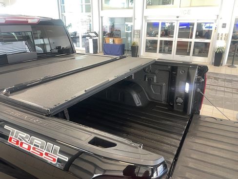 Used 2022 Chevrolet Silverado 1500 LT Trail Boss w/ Convenience Package II image 33