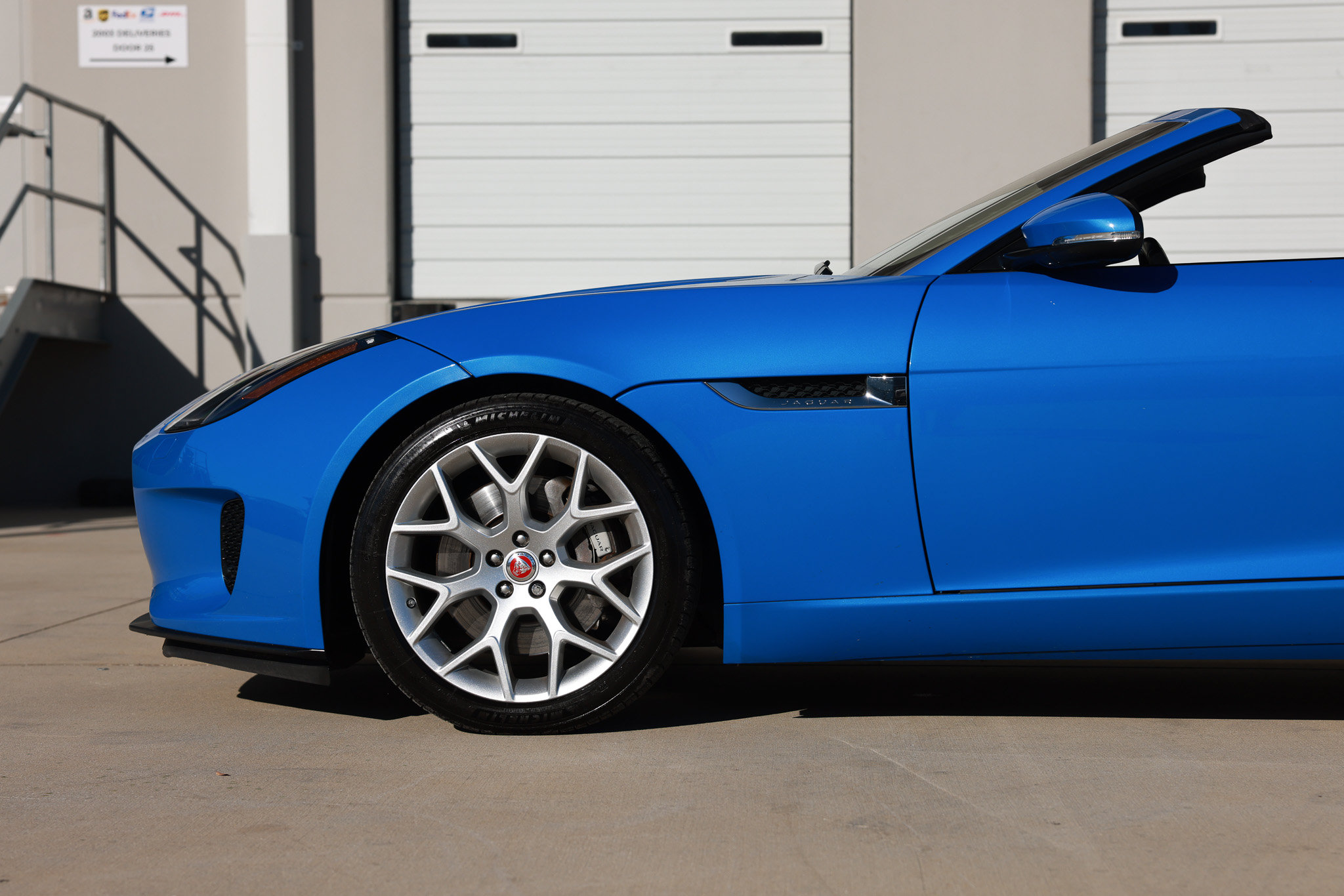 Used 2018 Jaguar F-TYPE Convertible RWD image 30