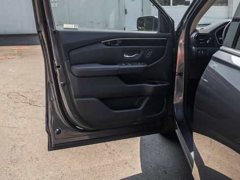 Used 2023 Honda Pilot Touring image 24