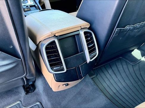 Used 2016 Porsche Cayenne image 25