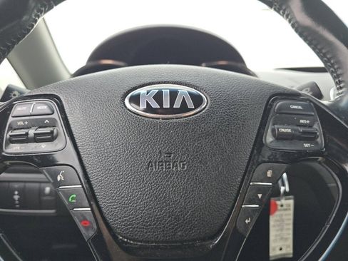 Used 2018 Kia Forte S image 27