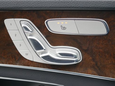 Used 2018 Mercedes-Benz C 300 4MATIC Sedan image 25