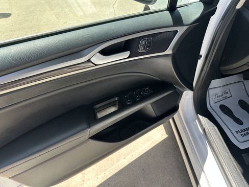Used 2020 Ford Fusion SEL FWD image 15