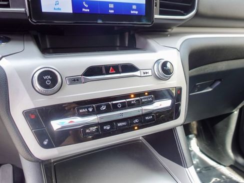 Used 2023 Ford Explorer XLT w/ Equipment Group 202A RWD image 20