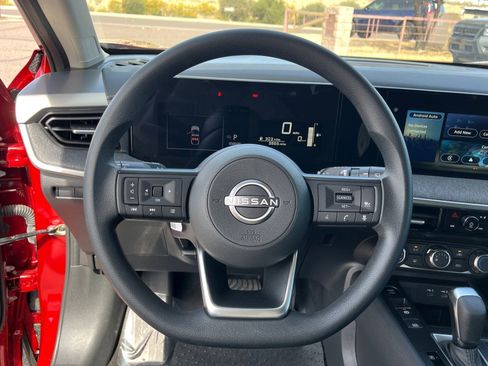 Certified 2025 Nissan Kicks SV image 18