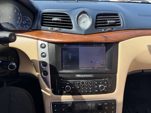 Used 2011 Maserati GranTurismo Convertible RWD image 19