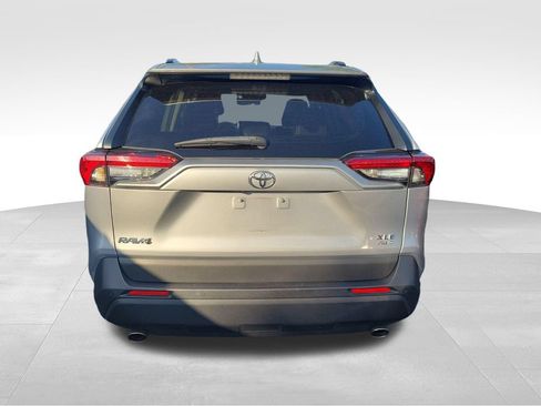 Used 2022 Toyota RAV4 XLE Premium AWD/4WD image 14