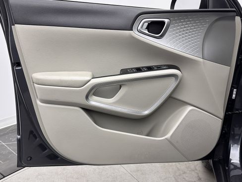 Used 2020 Kia Soul LX FWD image 10