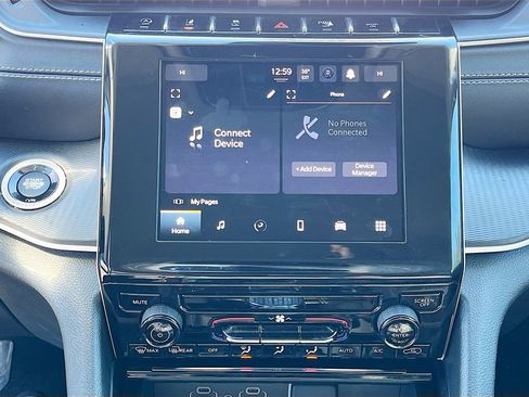 Used 2023 Jeep Grand Cherokee L Laredo image 14