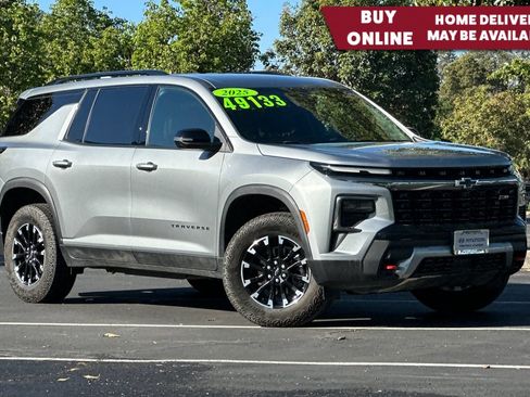 Used 2025 Chevrolet Traverse Z71 AWD/4WD image 1