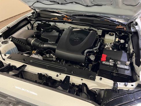 Certified 2020 Toyota Tacoma TRD Off-Road image 9