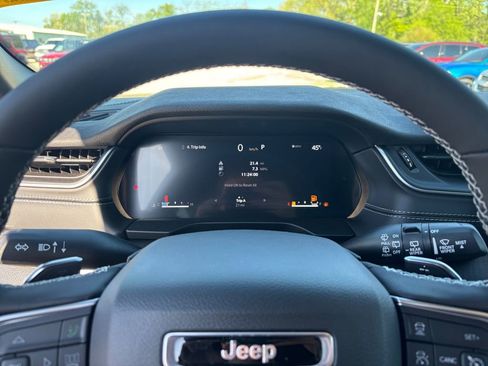Used 2025 Jeep Grand Cherokee L Laredo w/ Luxury Tech Group I AWD/4WD image 18