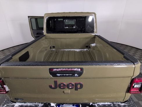 New 2026 Jeep Gladiator Rubicon AWD/4WD image 25